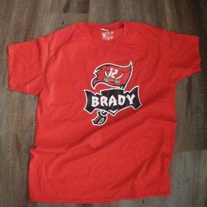 men's  three in large tom brady t-shirt